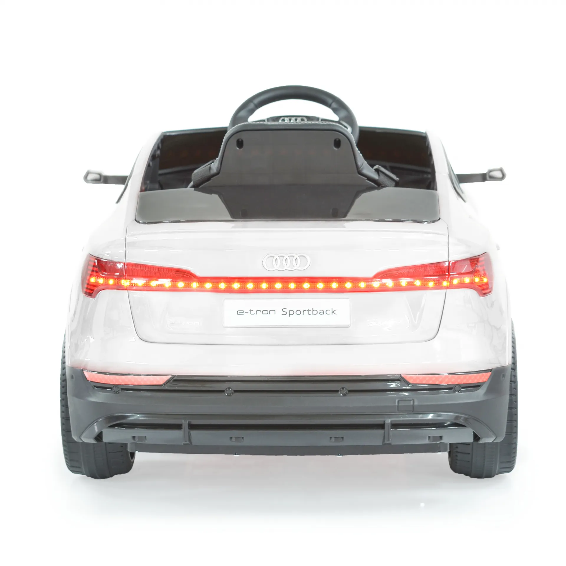 Акумулаторен джип Audi Sportback 4x4 12V Бял с меки гуми и отварящи се врати | Iguana.bg 7