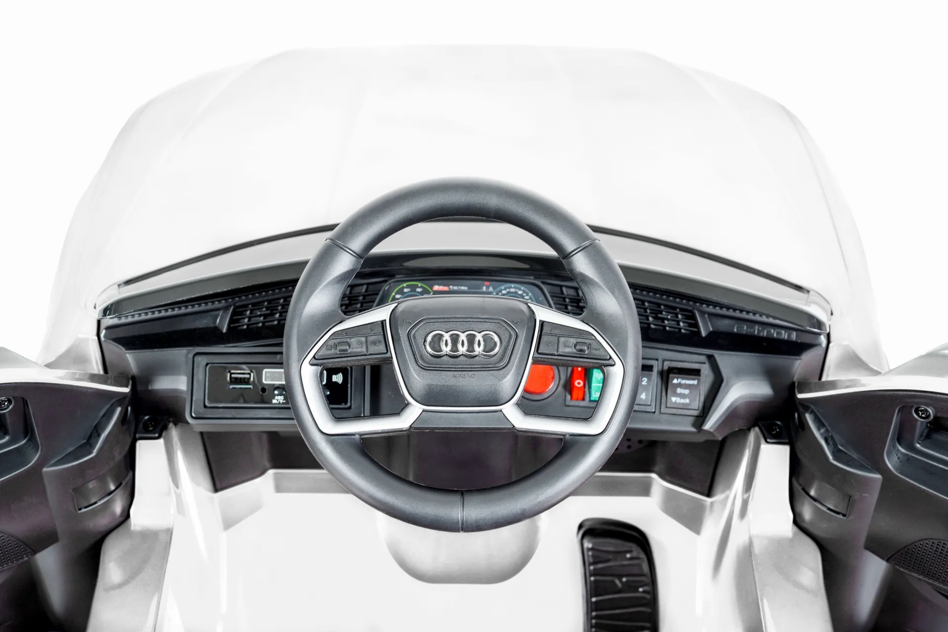 Акумулаторен джип Audi Sportback 4x4 12V Бял с меки гуми и отварящи се врати | Iguana.bg 8