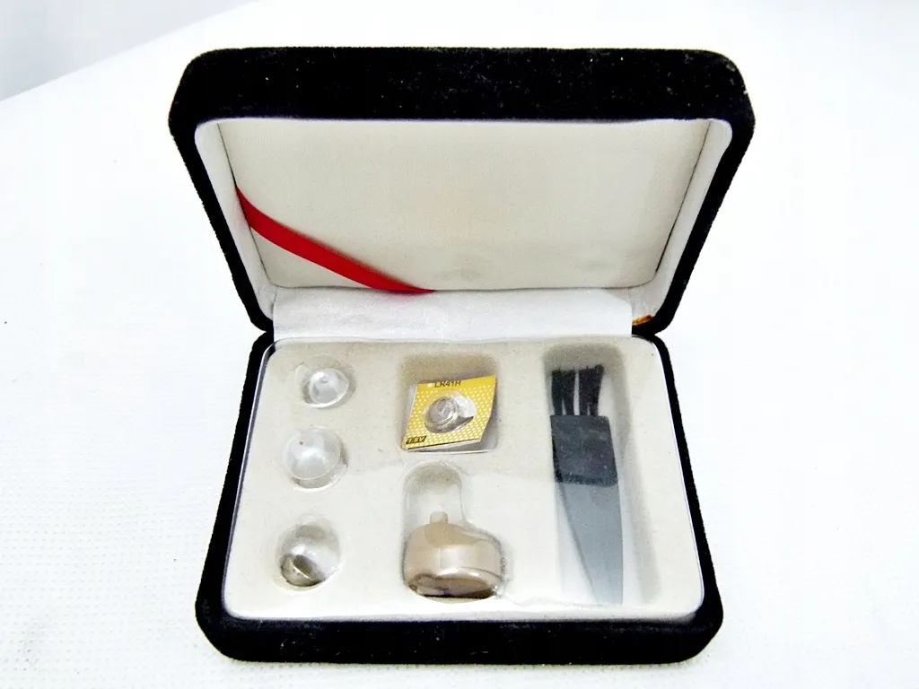 Мини слухов апарат WEINBERGER Germany, 3 накрайника, 2 батерии, четчица, кадифена кутийка 5