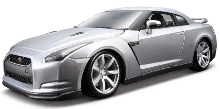 Bburago Gold - модел на кола 1:18 - Nissan GT-R