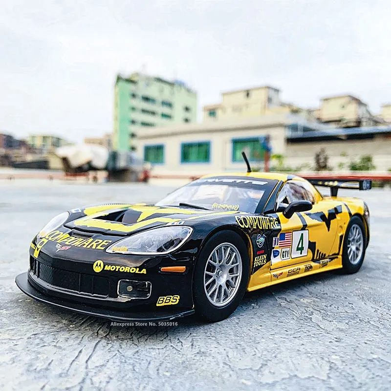 Bburago Race - модел на кола 1:24 - Chevrolet Corvette C6R 5