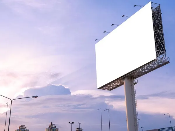 Бял билборд винил с ширина 3,20м ламиниран, различни дължини 5