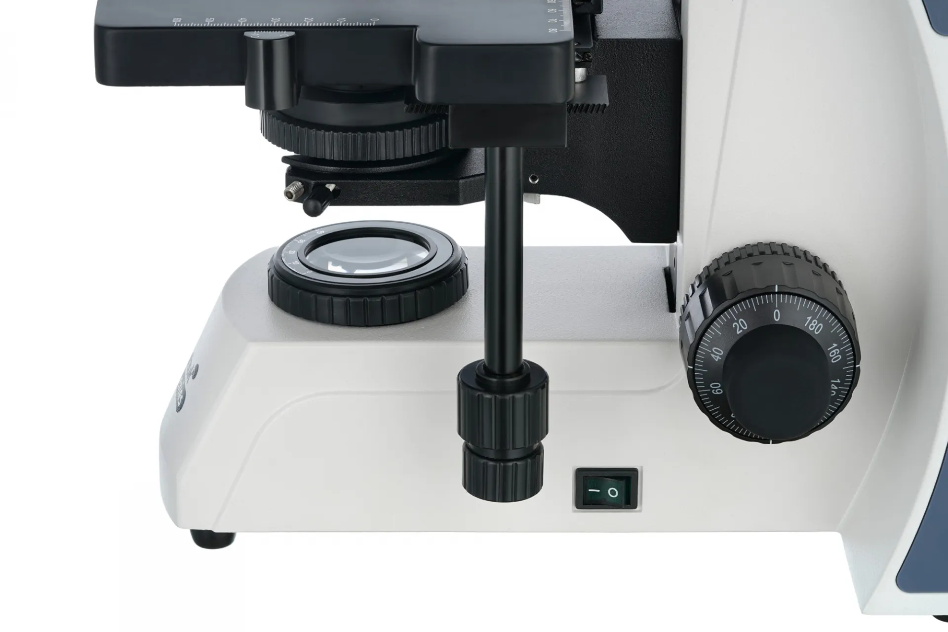 Цифров тринокулярен микроскоп Levenhuk MED D40T 10