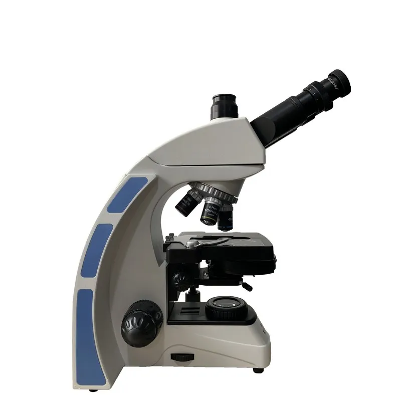 Цифров тринокулярен микроскоп Levenhuk MED D45T LCD 1