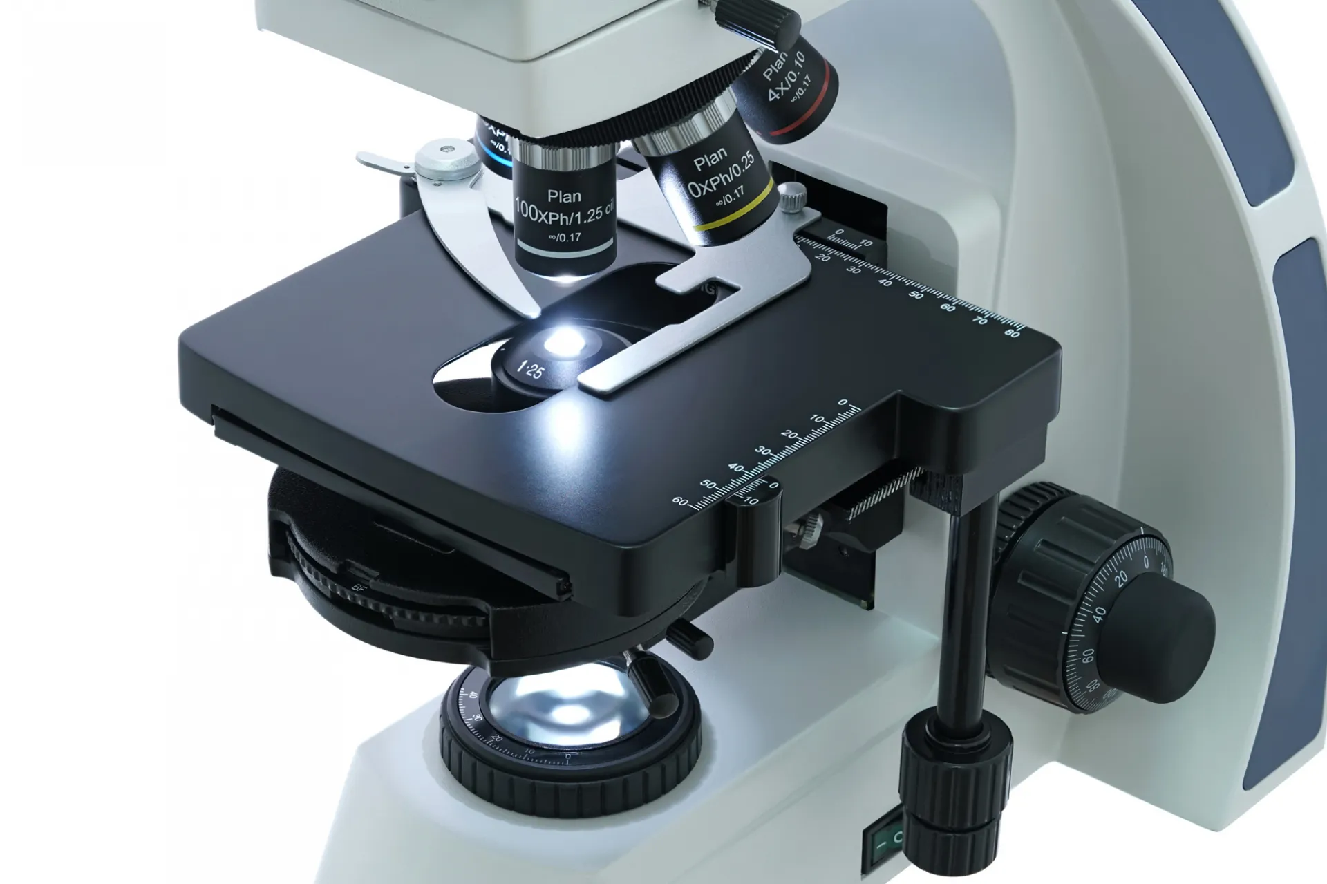 Цифров тринокулярен микроскоп Levenhuk MED D45T LCD 12