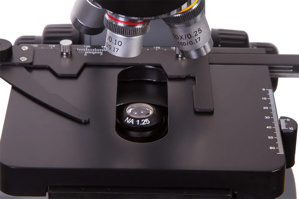 Цифров тринокулярен микроскоп Levenhuk D740T 5.1M 5