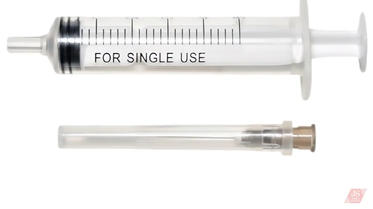 Syringes with a metal needle - Three-component 3