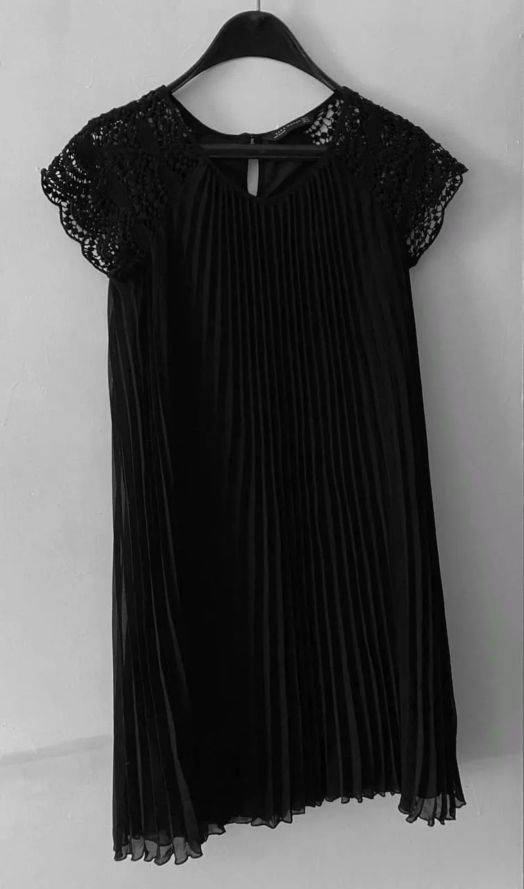 Черна рокля солей
