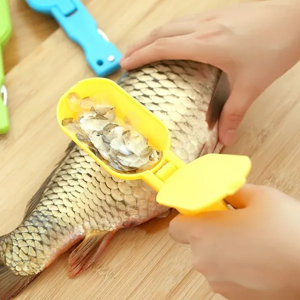 Нож за чистене на люспи от риба с контейнер 1