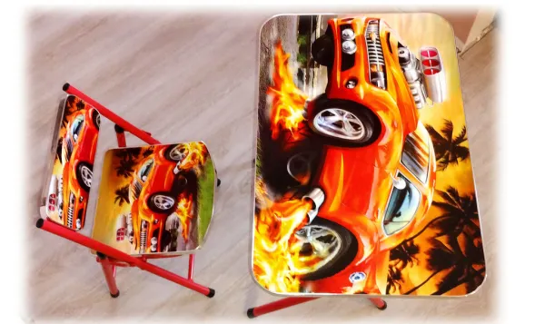 Сгъваема детска маса със столче и цветен дизайн 1