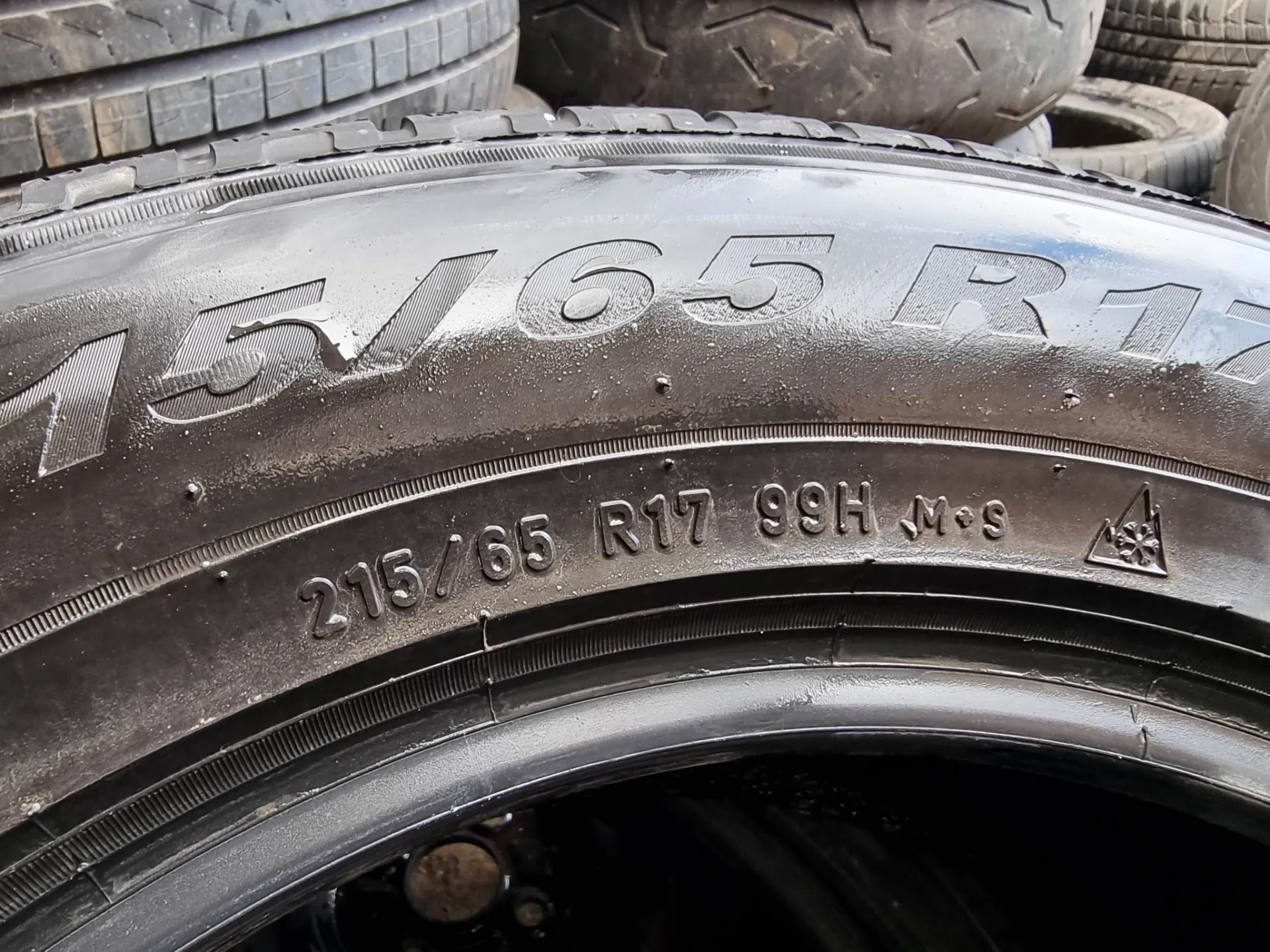 гуми 215/65/17 Pirelli V166 6
