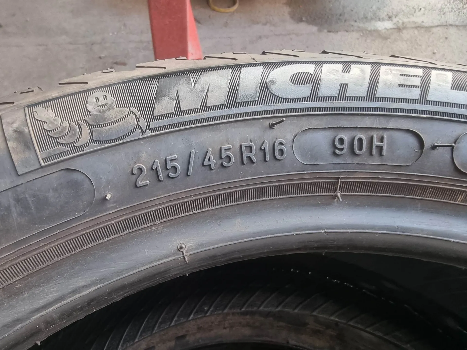 2бр зимни гуми 215/45/16 MICHELIN V614 4