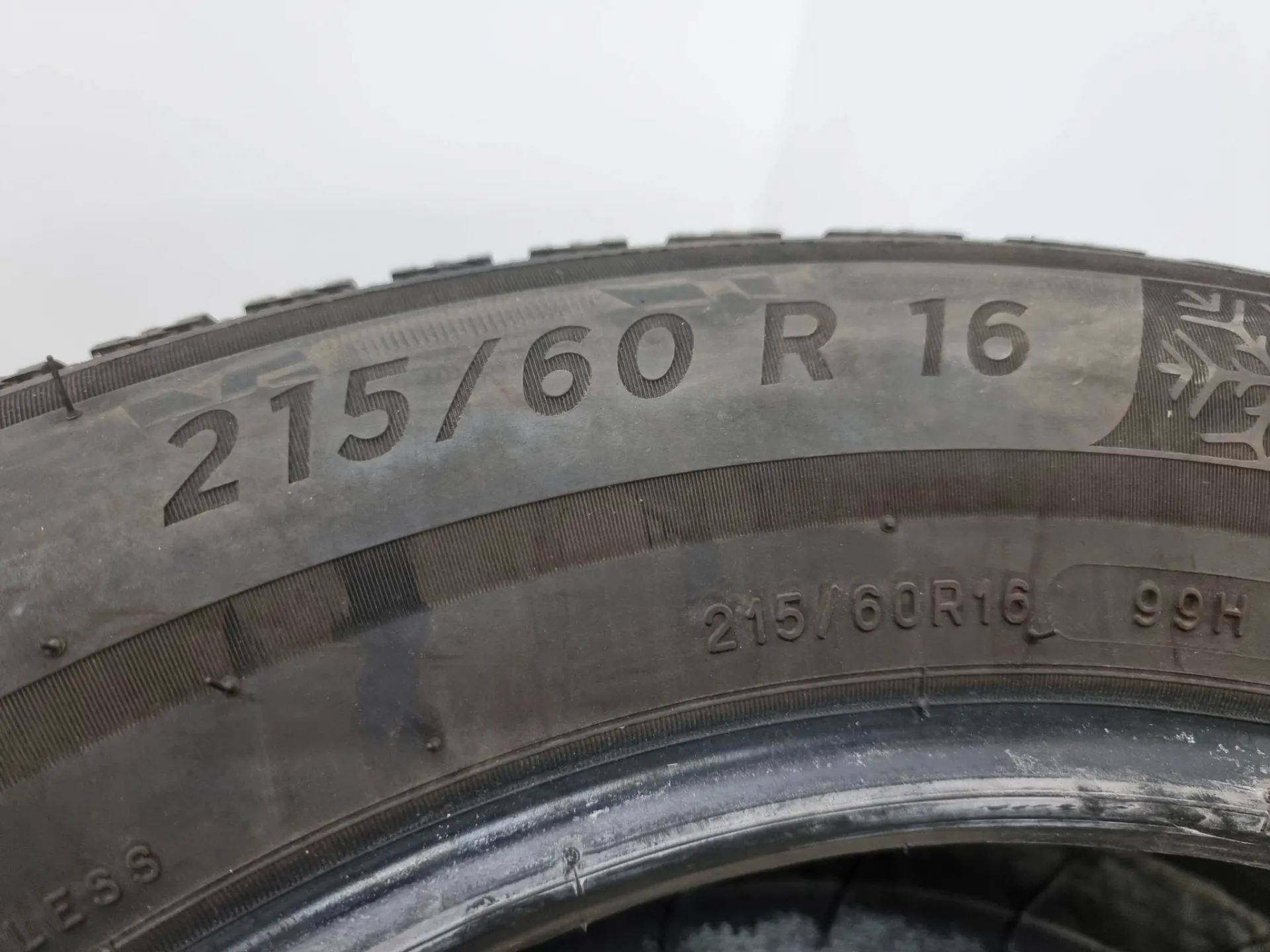 2бр зимни гуми 215/60/16 Michelin V946 4
