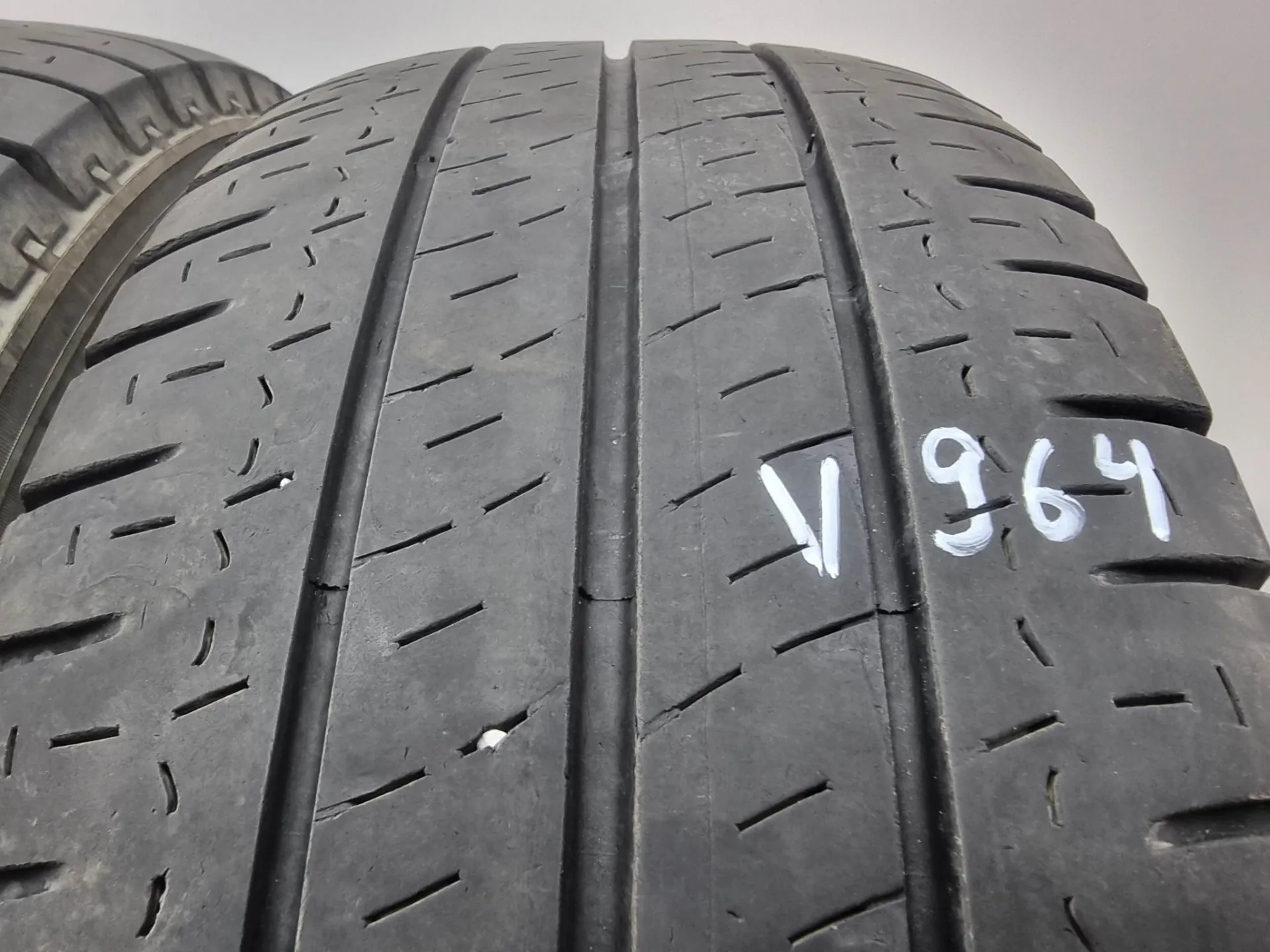 4бр летни гуми за бус 215/65/16С Michelin V964 4