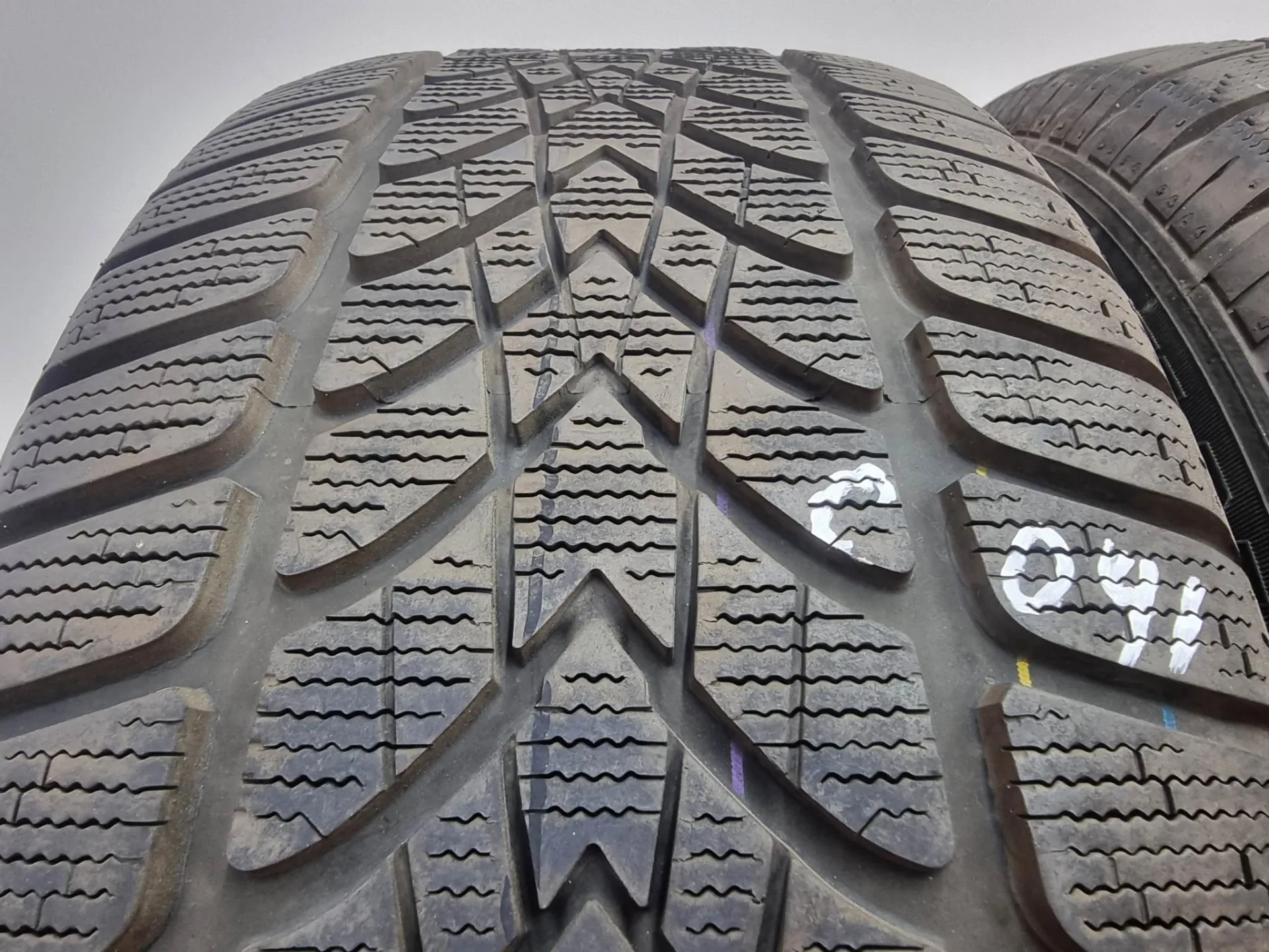 2бр зимни гуми 235/55/17 Dunlop C041 1