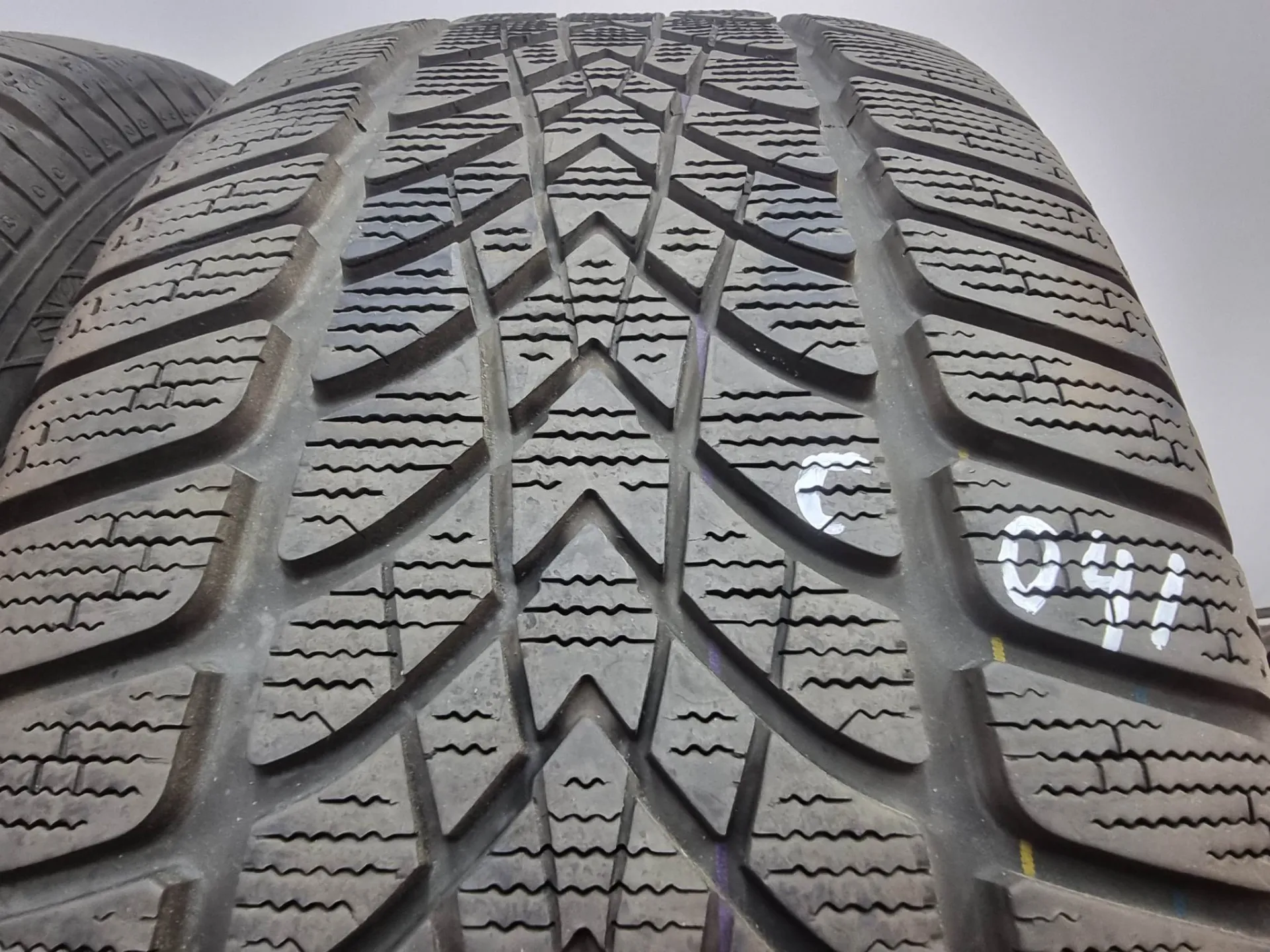 2бр зимни гуми 235/55/17 Dunlop C041 2