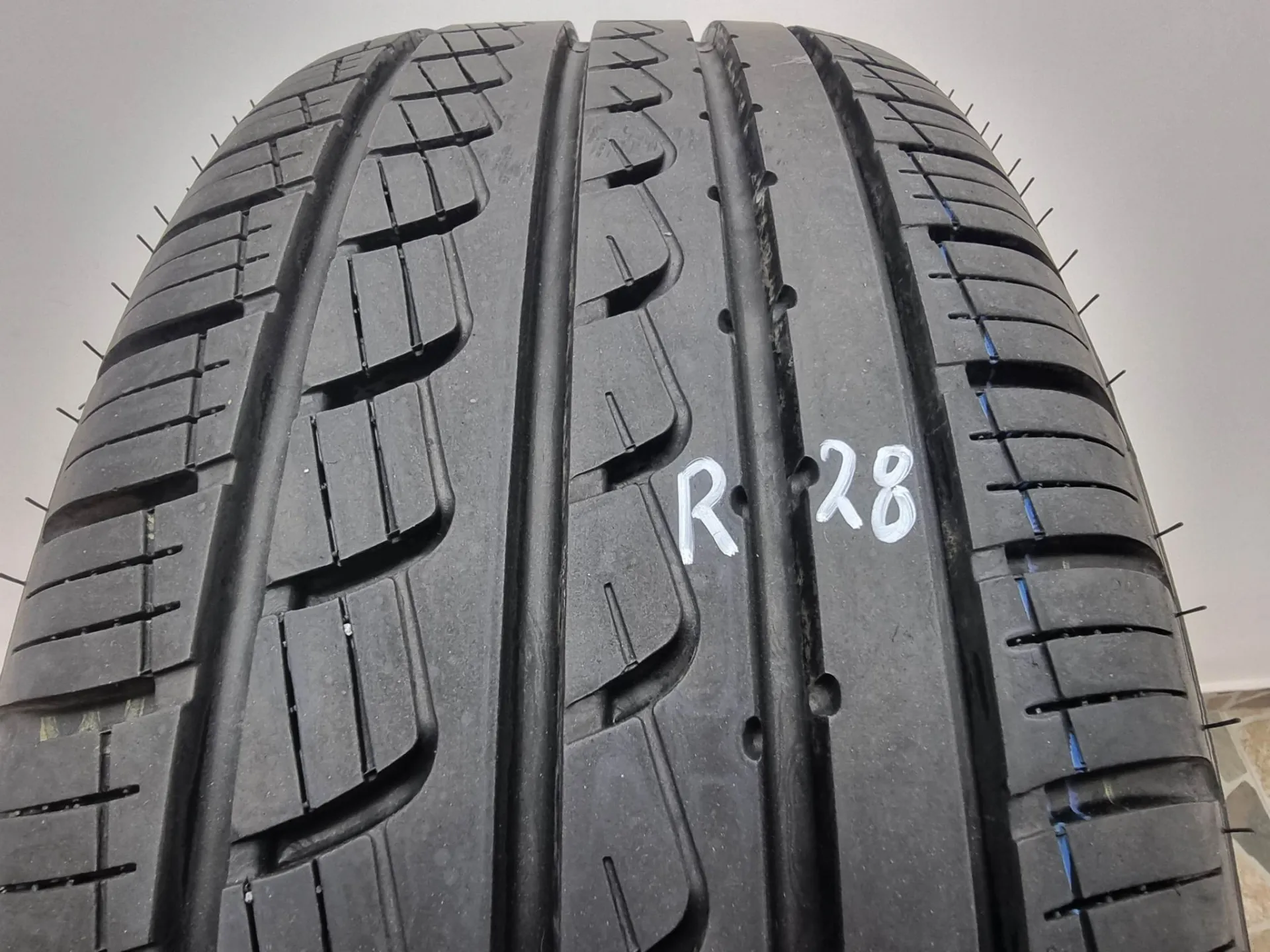 1бр лятна гума 215/55/17 Pirelli R28 1