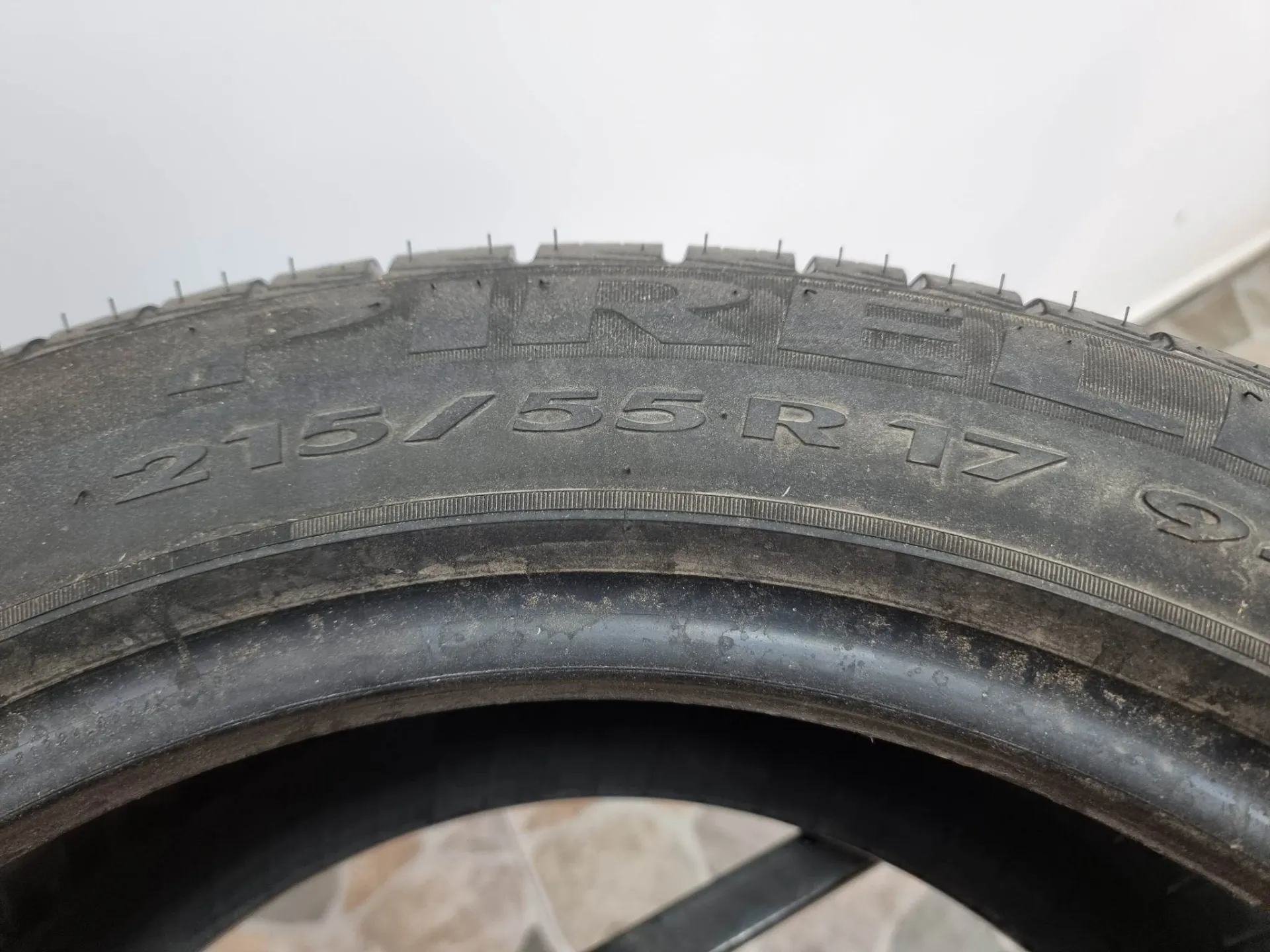 1бр лятна гума 215/55/17 Pirelli R28 2