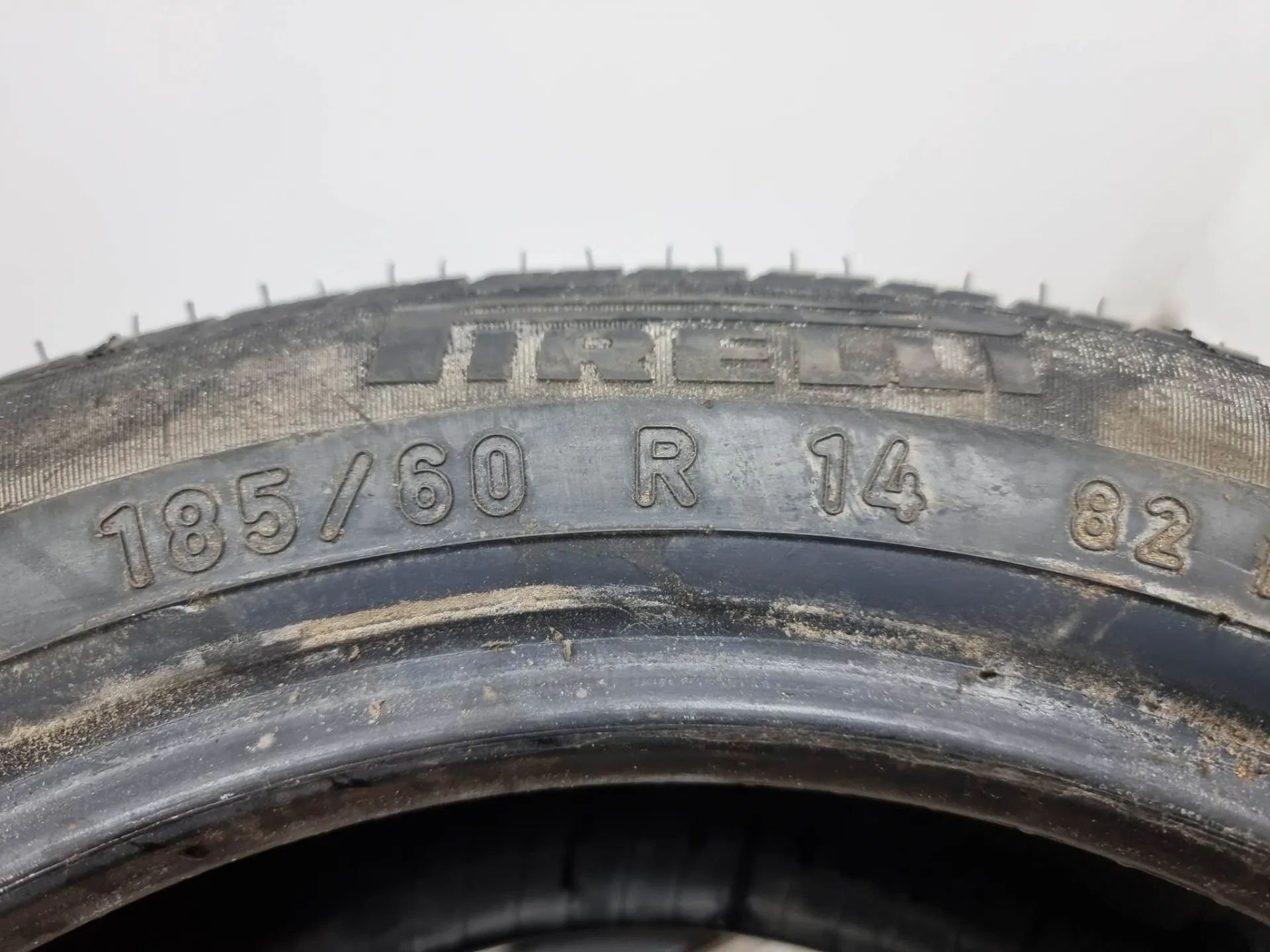 1бр лятна гума 185/60/14 Pirelli R63 2