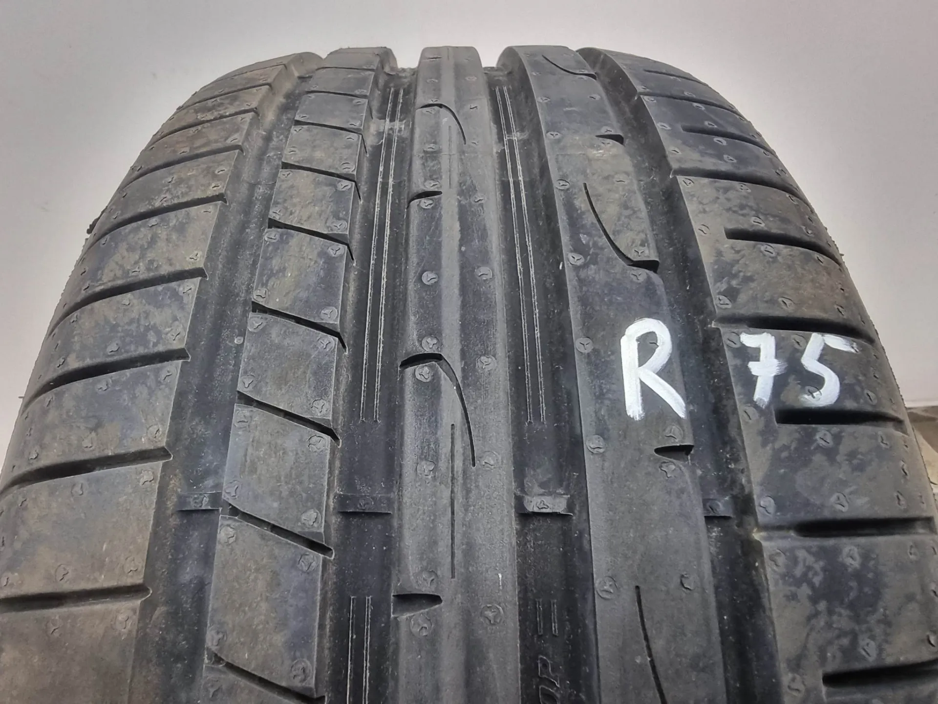 1бр лятна гума 215/40/17 Dunlop R75 1