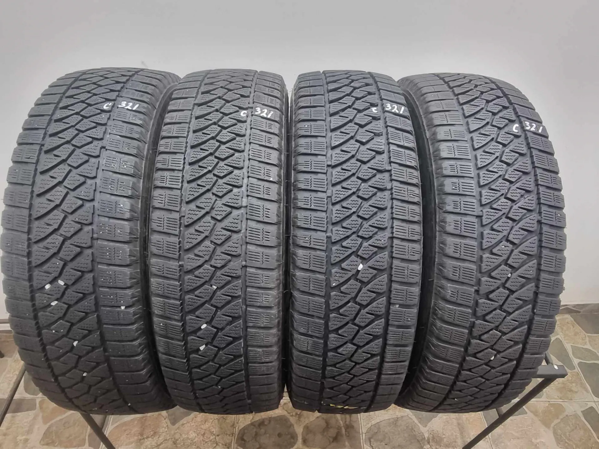 10бр зимни гуми за бус 205/65/16С Bridgestone C321 5