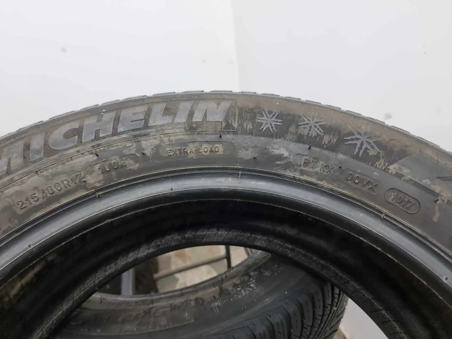 2бр зимни гуми 215/60/17 Michelin C432 4
