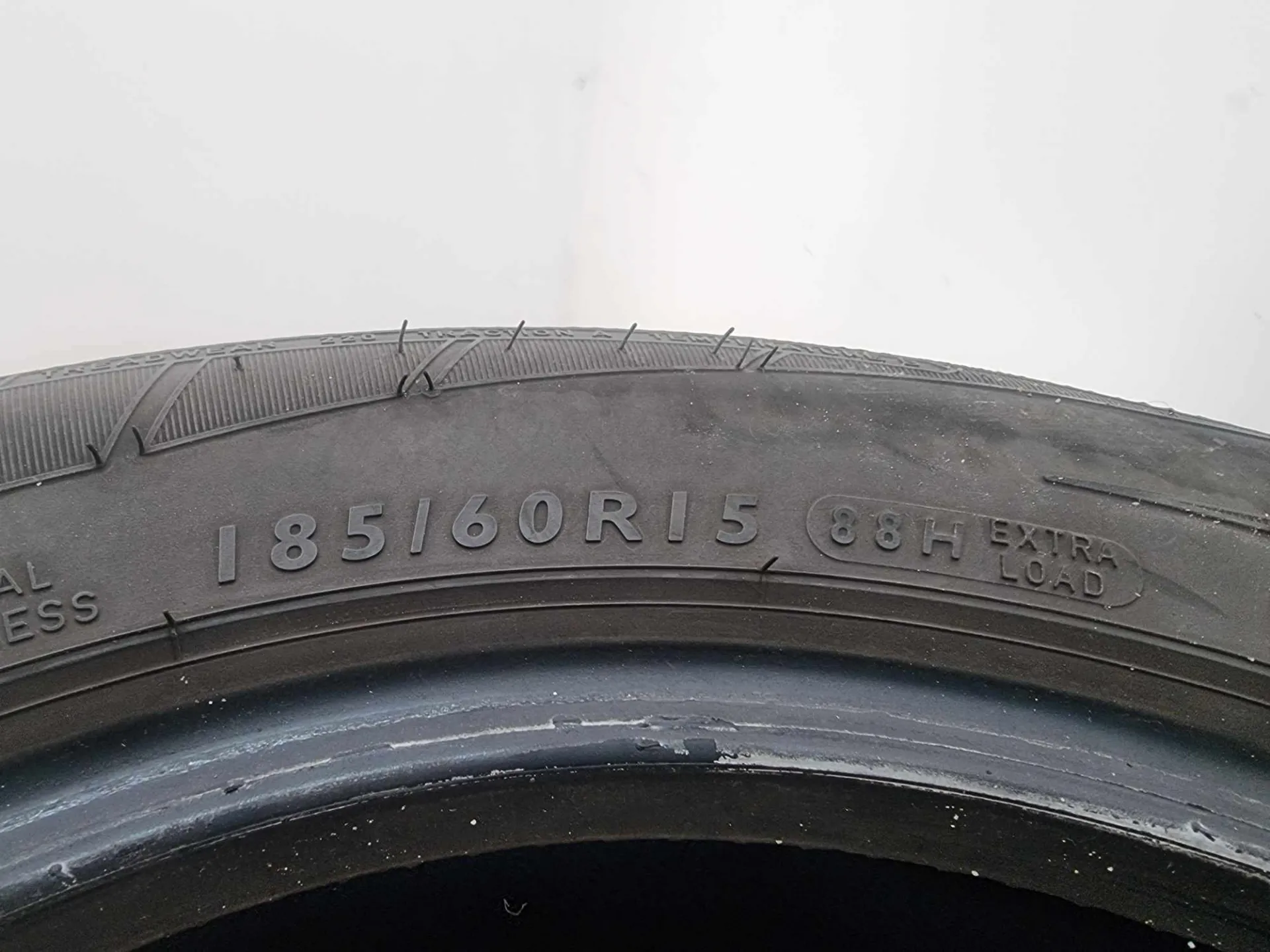 2бр летни гуми 185/60/15 Dunlop C464 4
