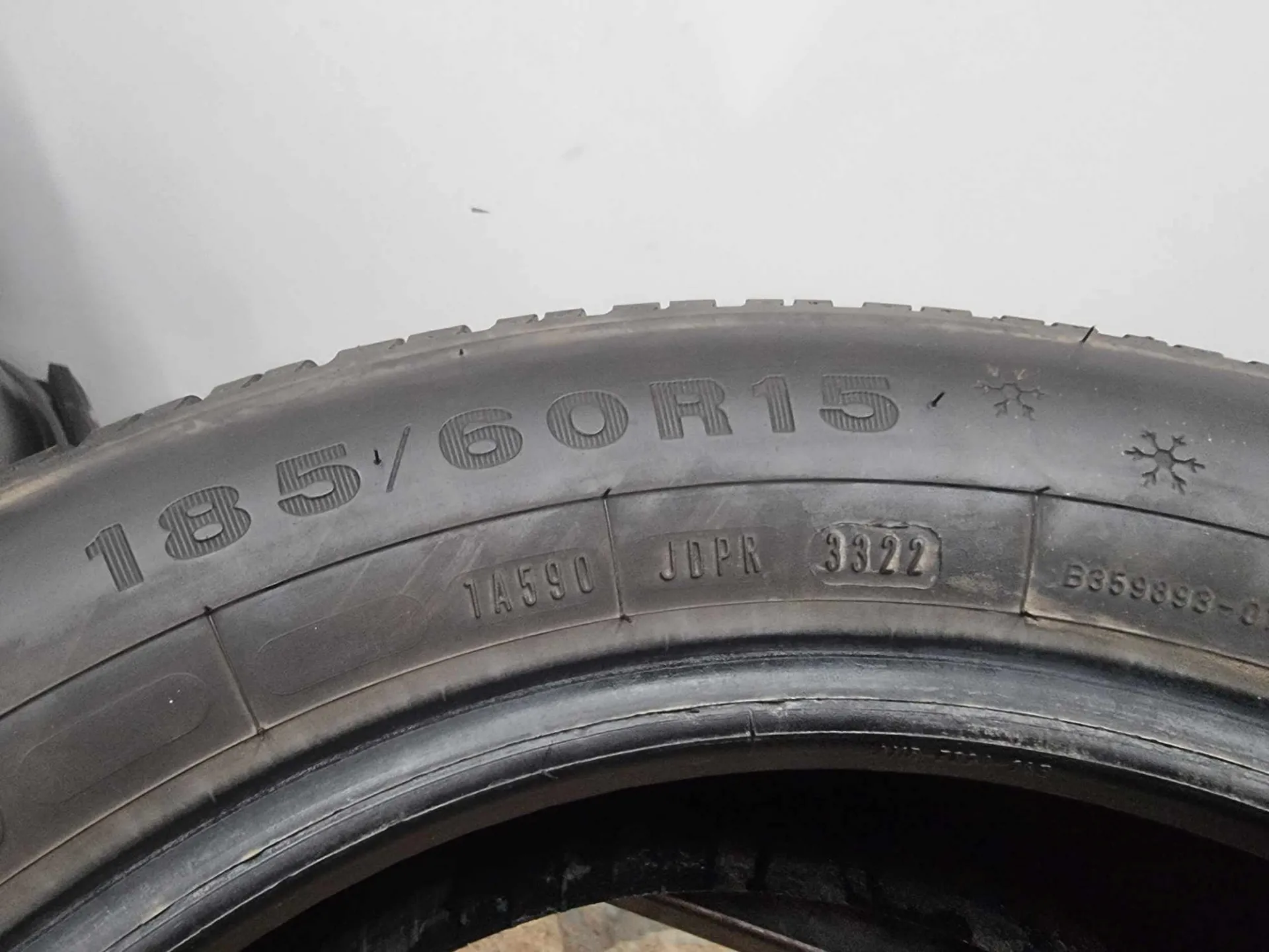 2бр зимним гуми 185/60/15 Dunlop C484 4