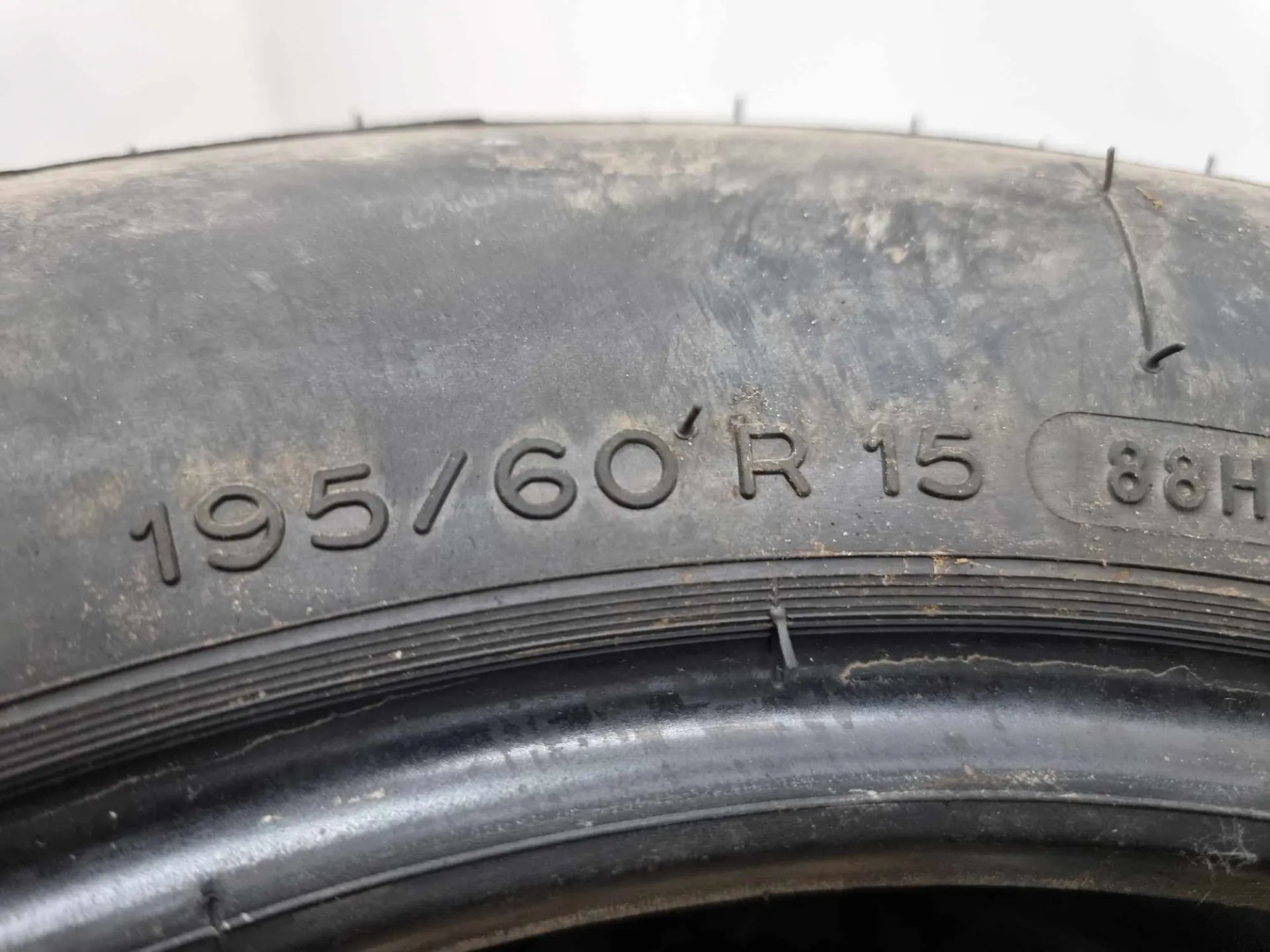 1бр лятна гума 195/60/15 MICHELIN L0777 2