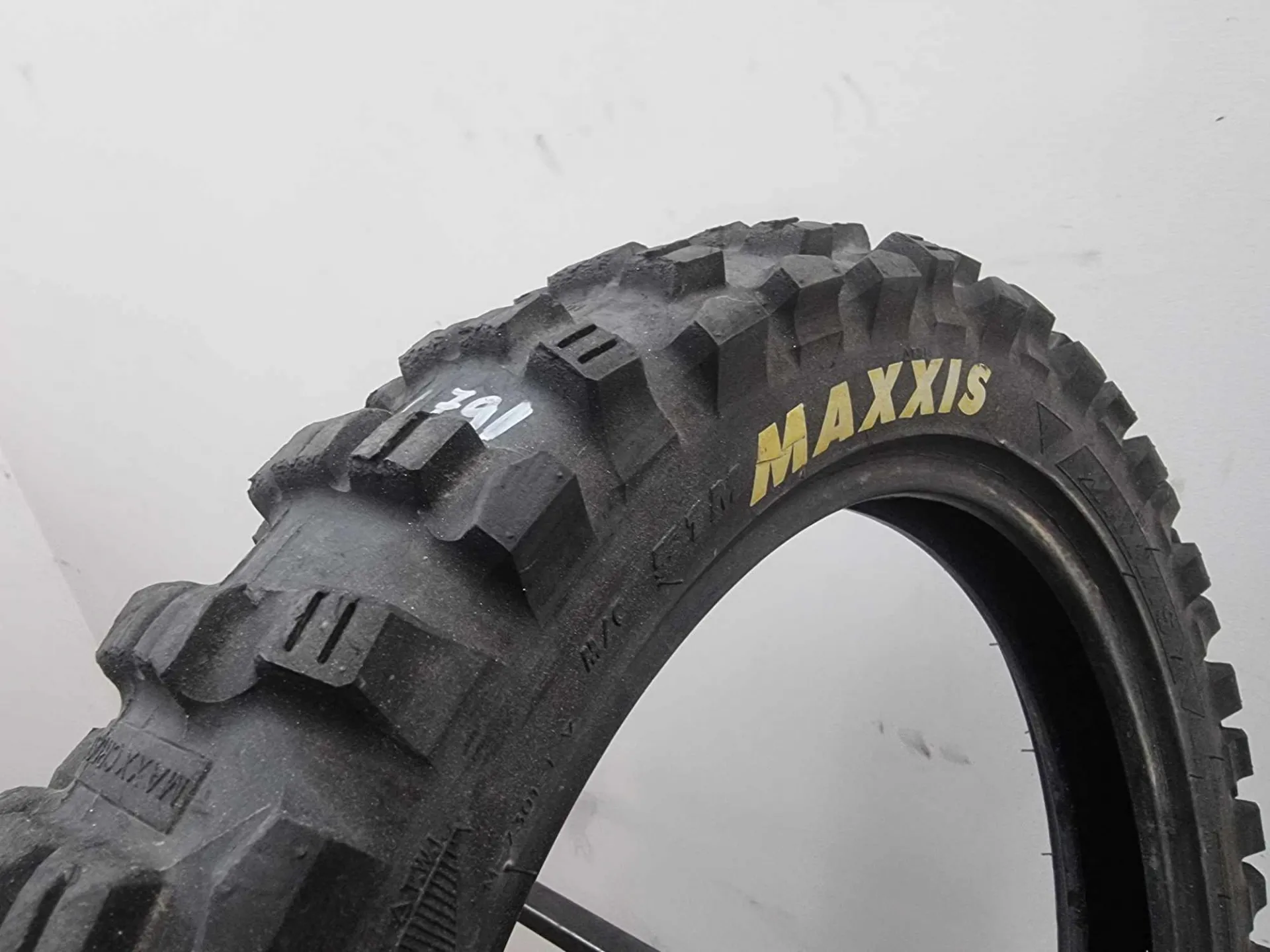 1бр гума за мотор 90/100/16 MAXXIS L0791 3