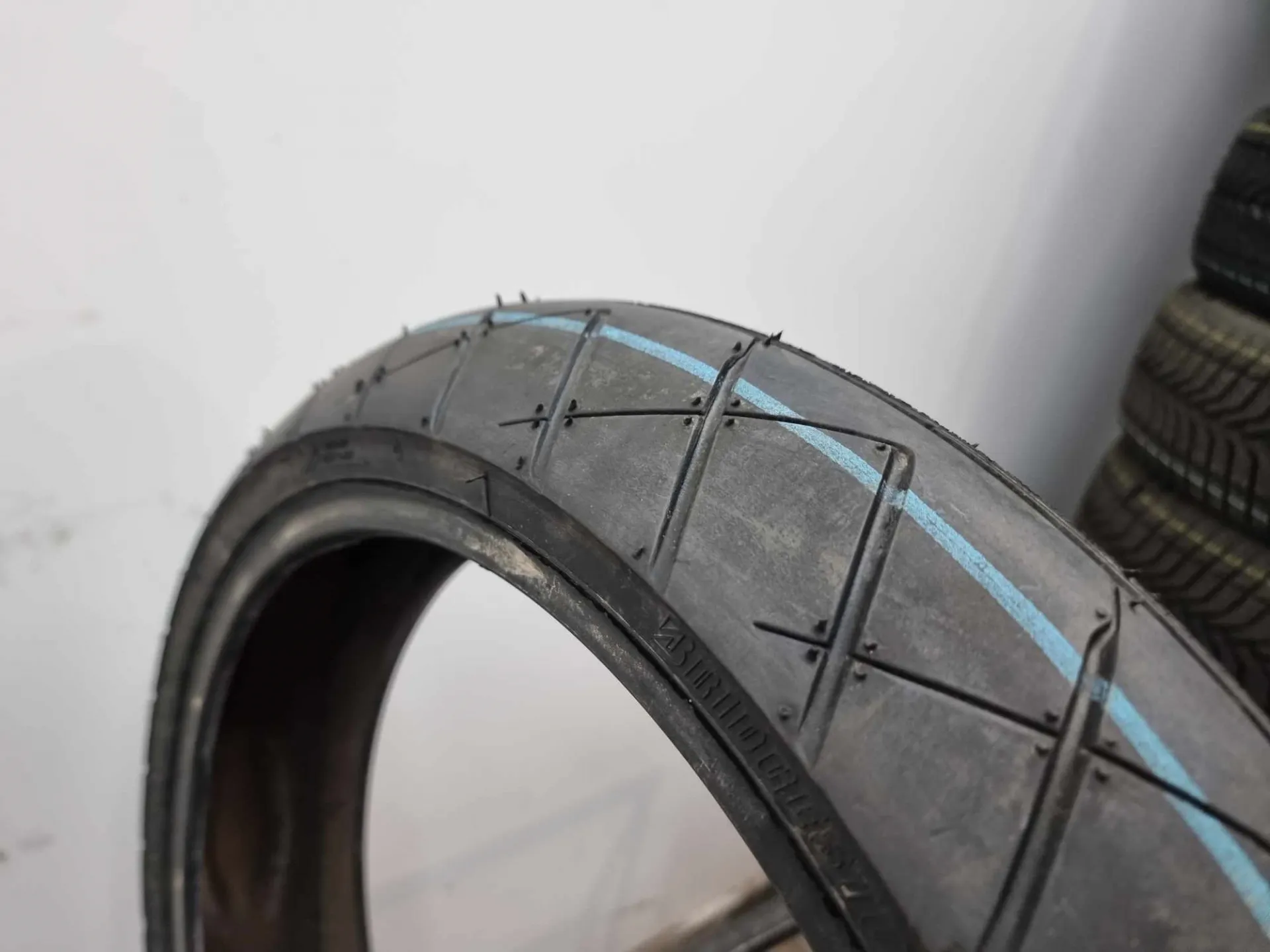 1бр гума за мотор 120/60/17 BRIDGESTONE L0795 2