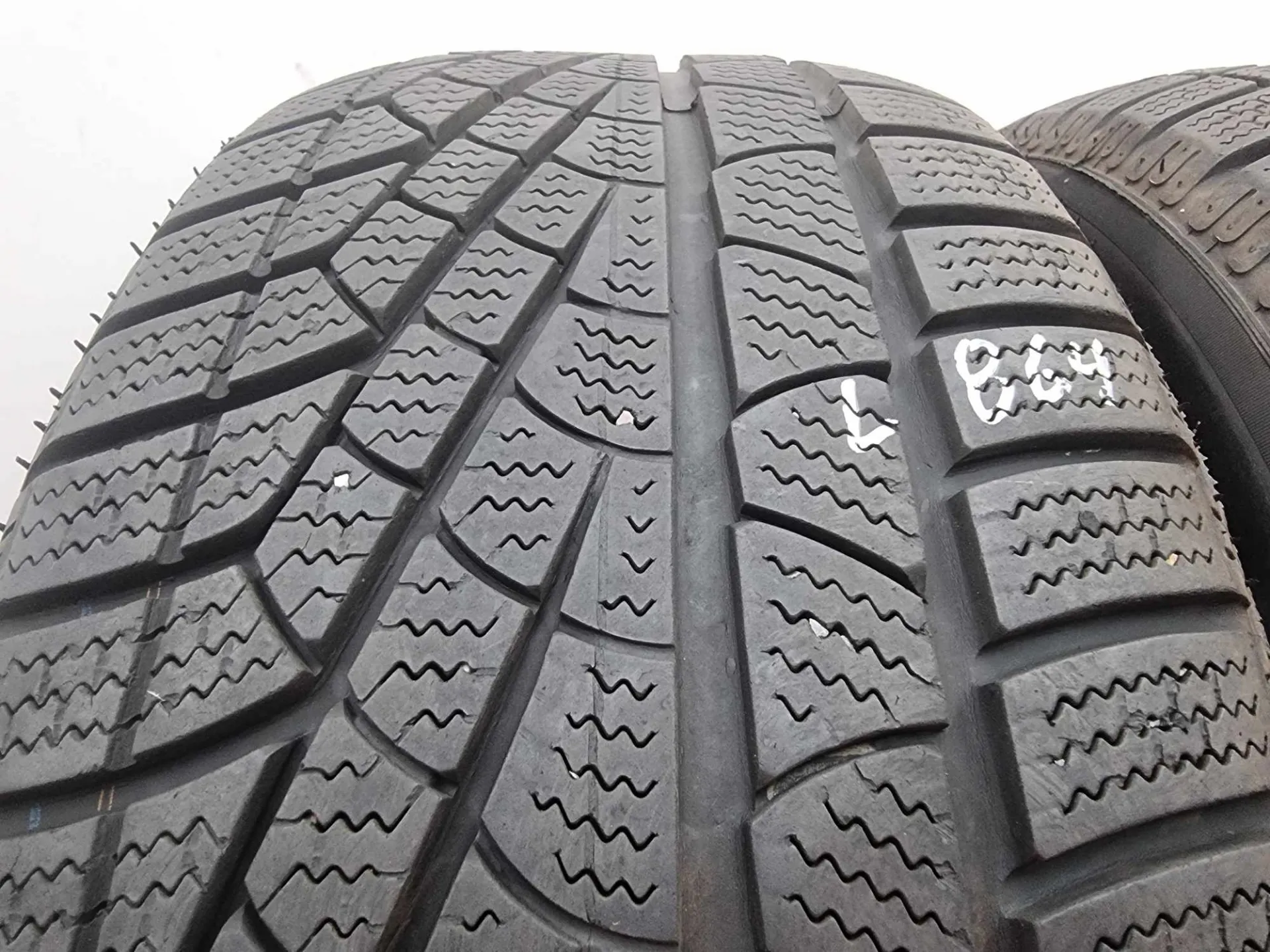 2бр зимни гуми 235/55/17 PIRELLI L0864 1