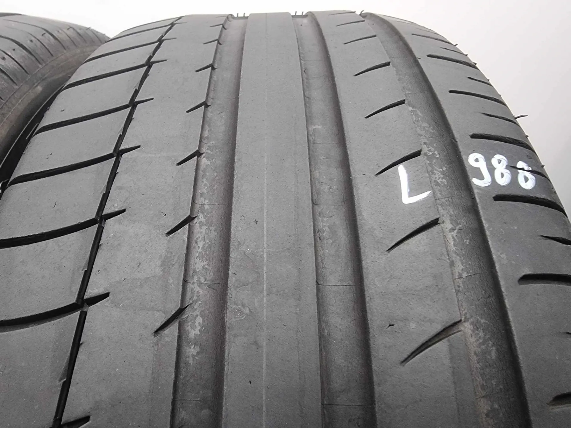 2бр летни гуми 235/55/17 MICHELIN L0988 2