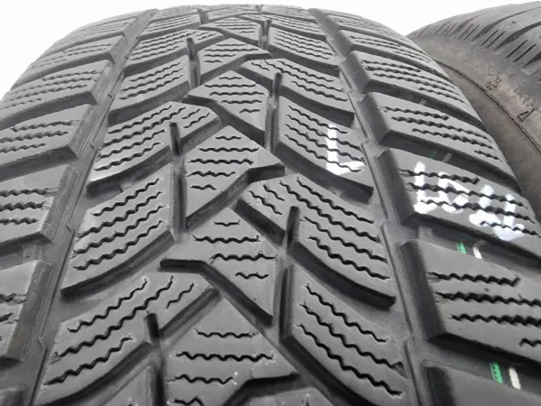 2бр зимни гуми 205/60/16 DUNLOP L01011 1