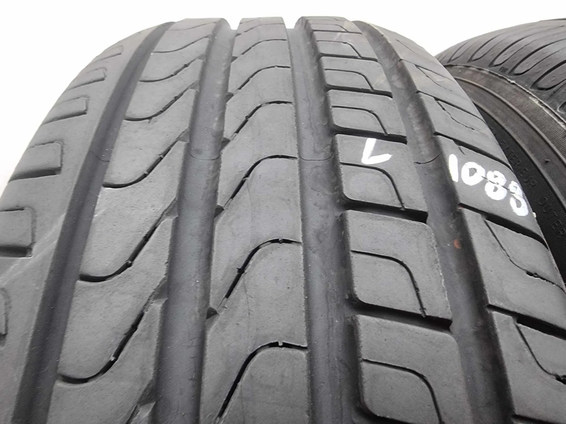 2бр летни гуми 215/65/17 PIRELLI L01088 1