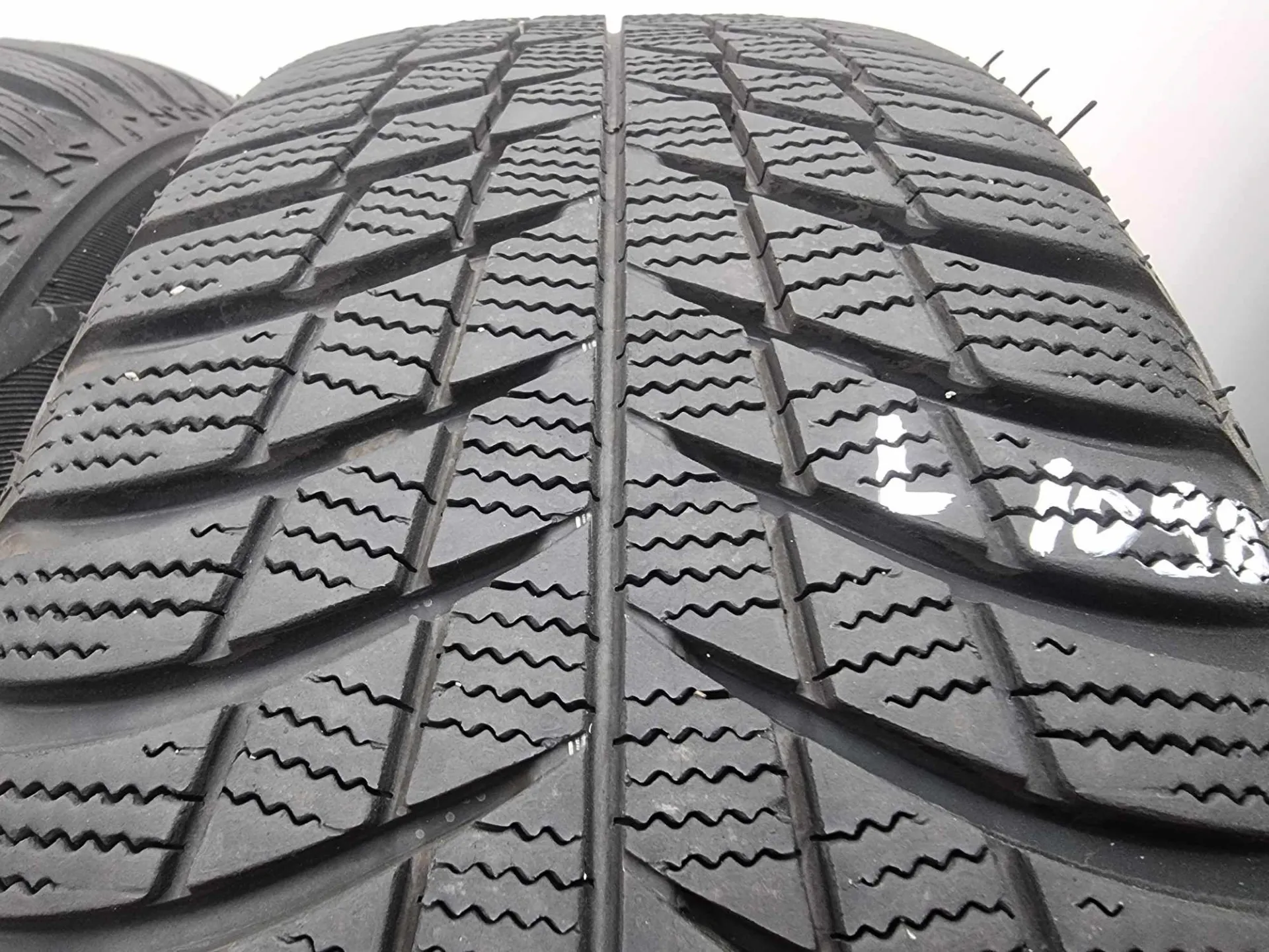 4бр зимни гуми 205/55/16 BRIDGESTONE L01098 4