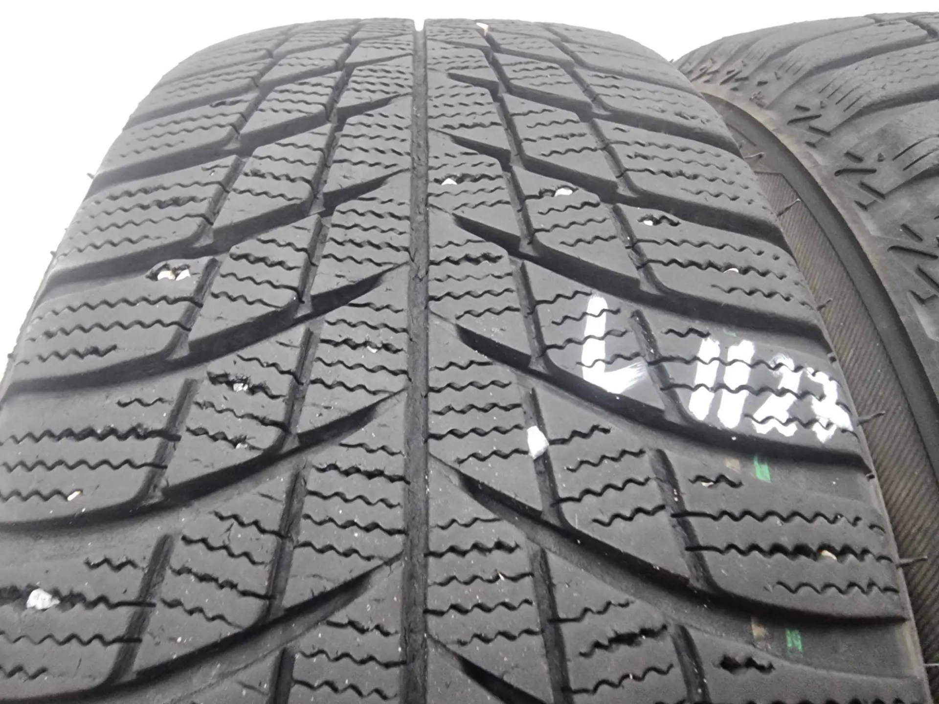 2бр зимни гуми 185/60/15 BRIDGESTONE L01127 1