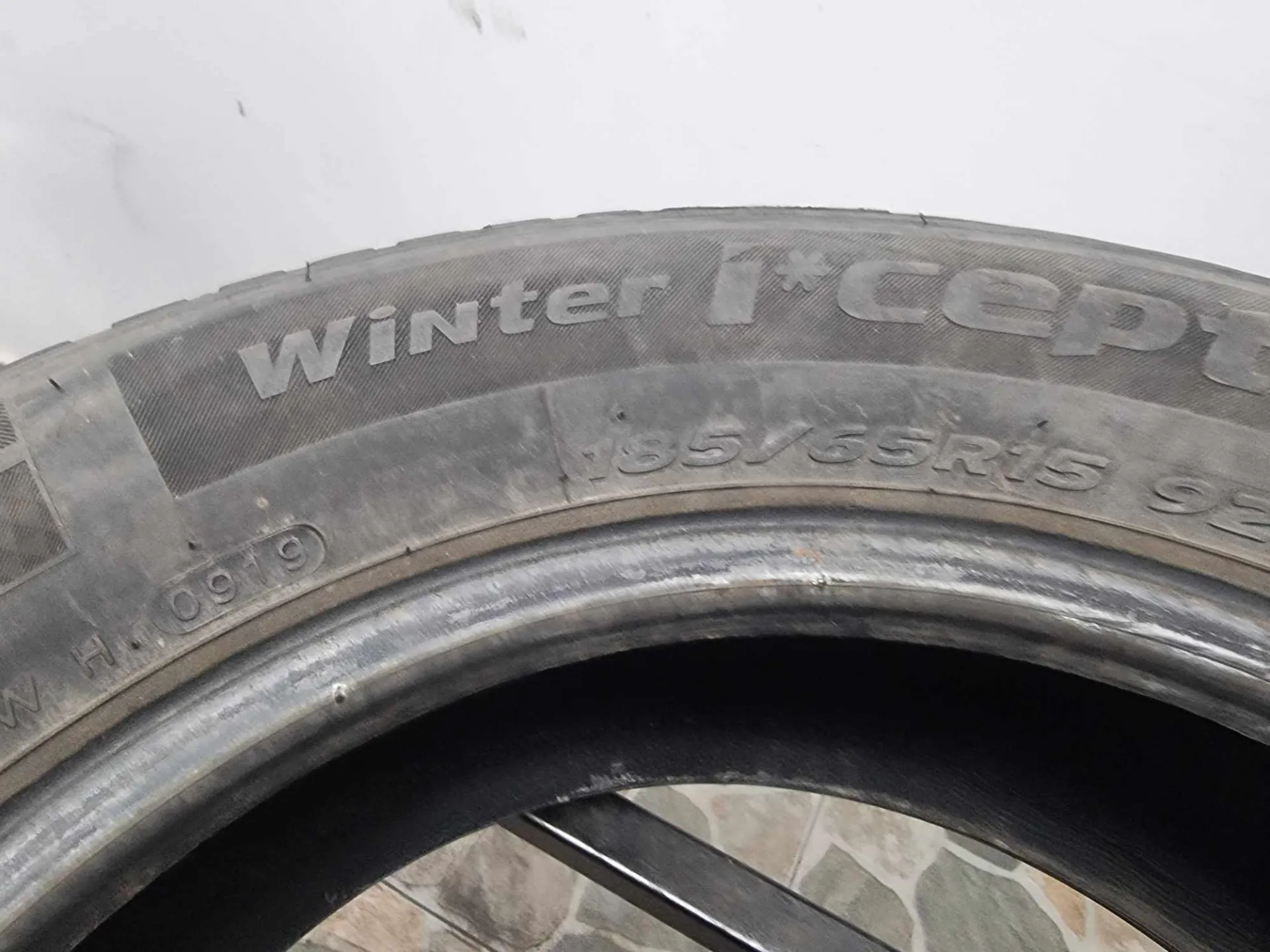 2бр зимни гуми 185/65/15 HANKOOK L01163 4