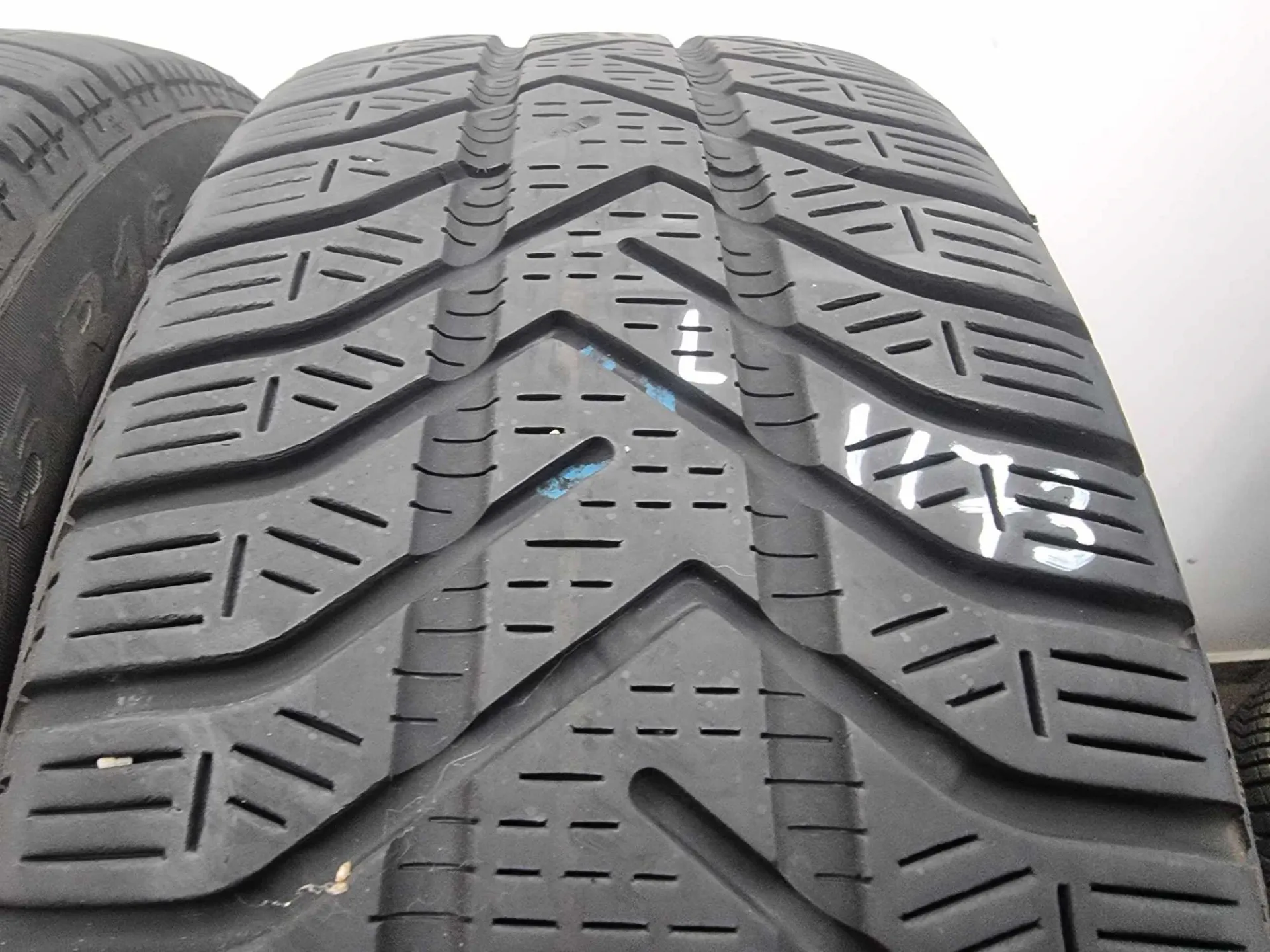 2бр зимни гуми 195/55/16 PIRELLI L01173 2