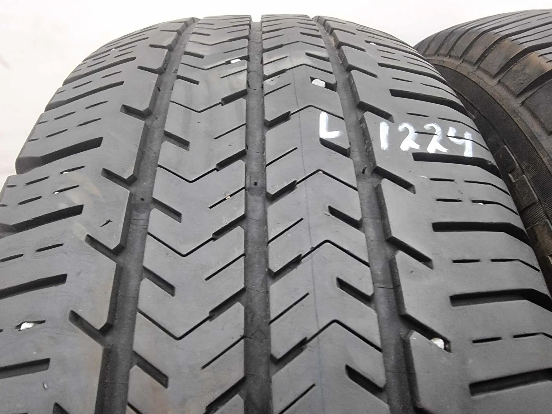 2бр летни гуми за бус 215/65/16С MICHELIN L01224 1