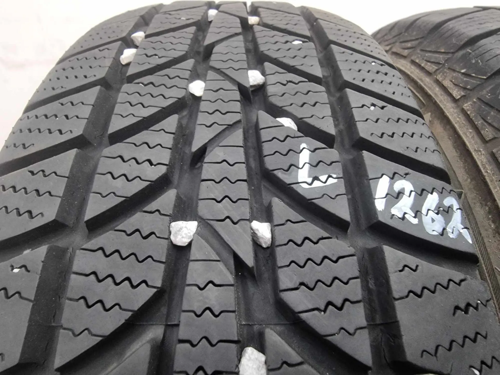 2бр зимни гуми 175/70/14 HANKOOK l1262 1