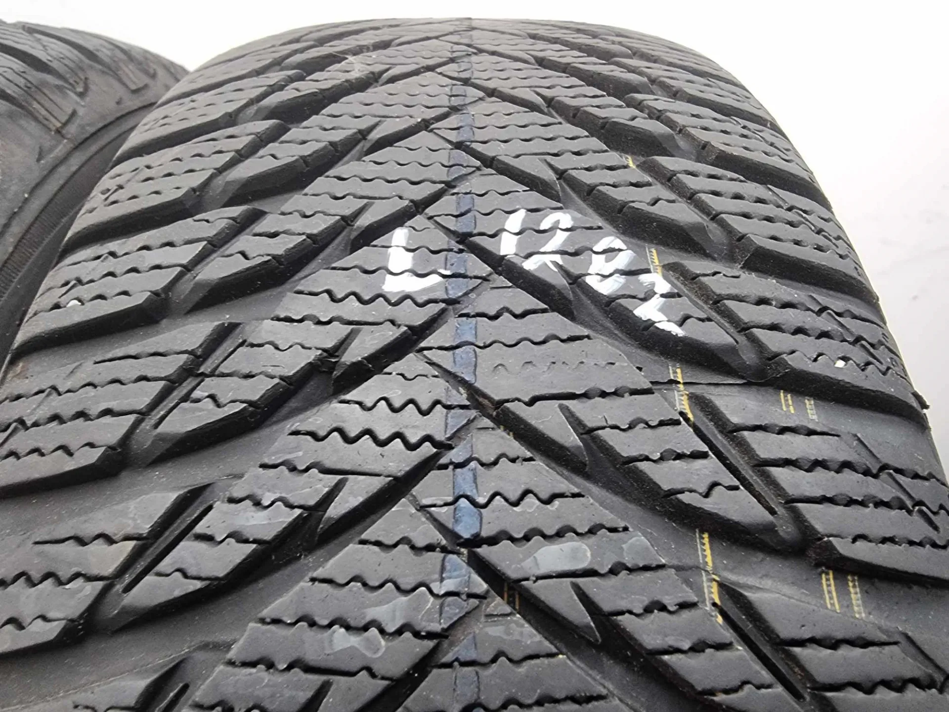 4бр зимни гуми 195/55/16 GOODYEAR L01282 4