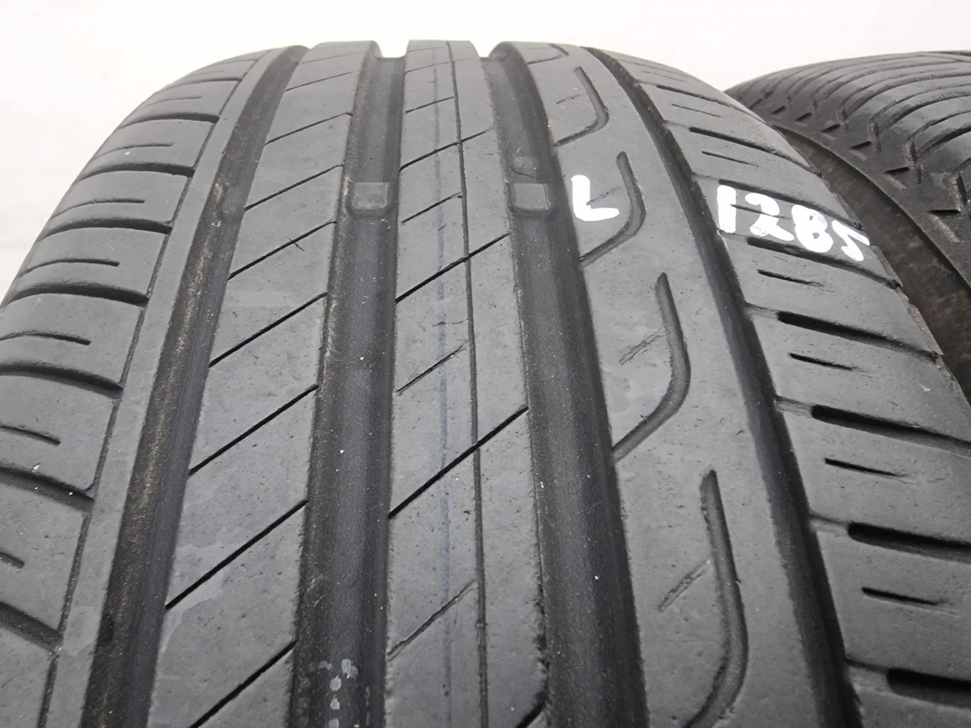 2бр летни гуми 185/60/15 BRIDGESTONE L01285 1