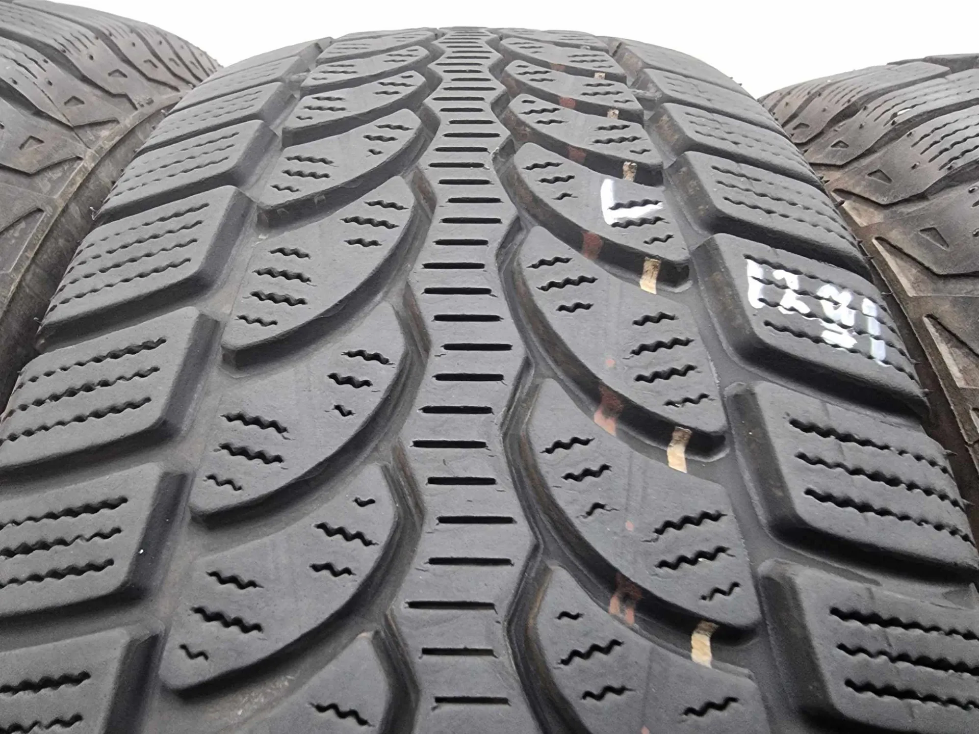 4бр зимни гуми 215/65/16 BRIDGESTONE L01291 2