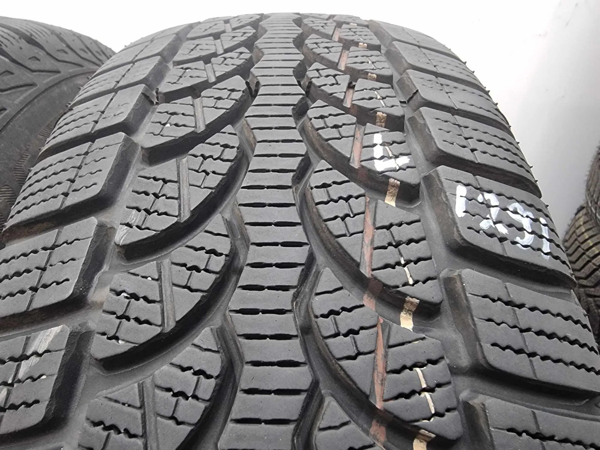 4бр зимни гуми 215/65/16 BRIDGESTONE L01291 4