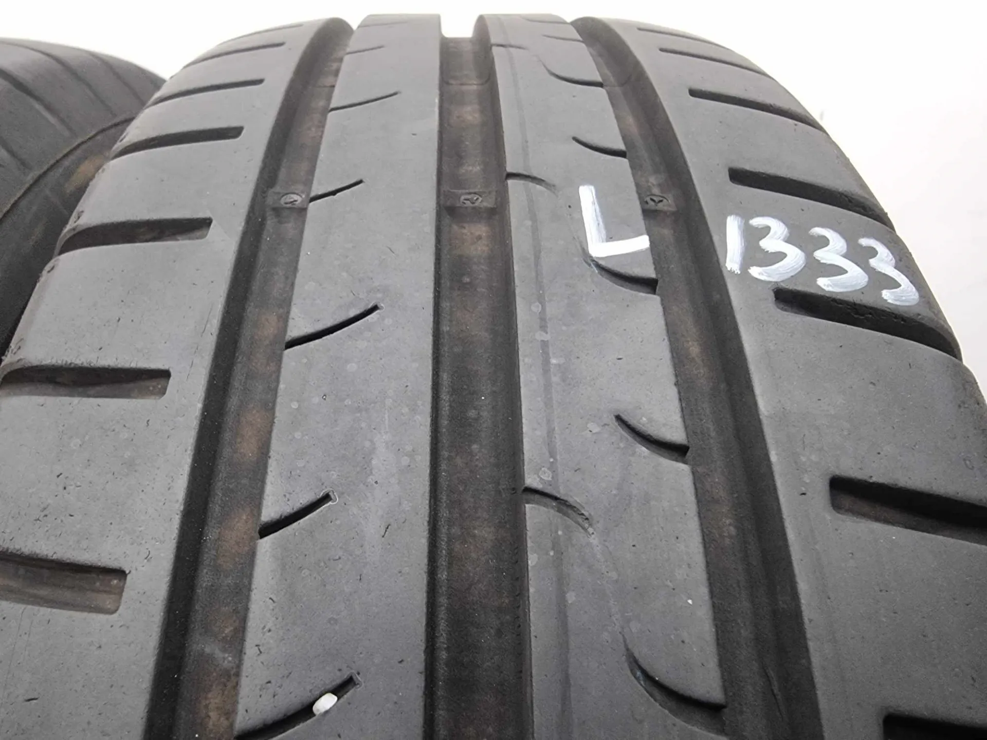 2бр летни гуми 185/60/15 DUNLOP L01333 2