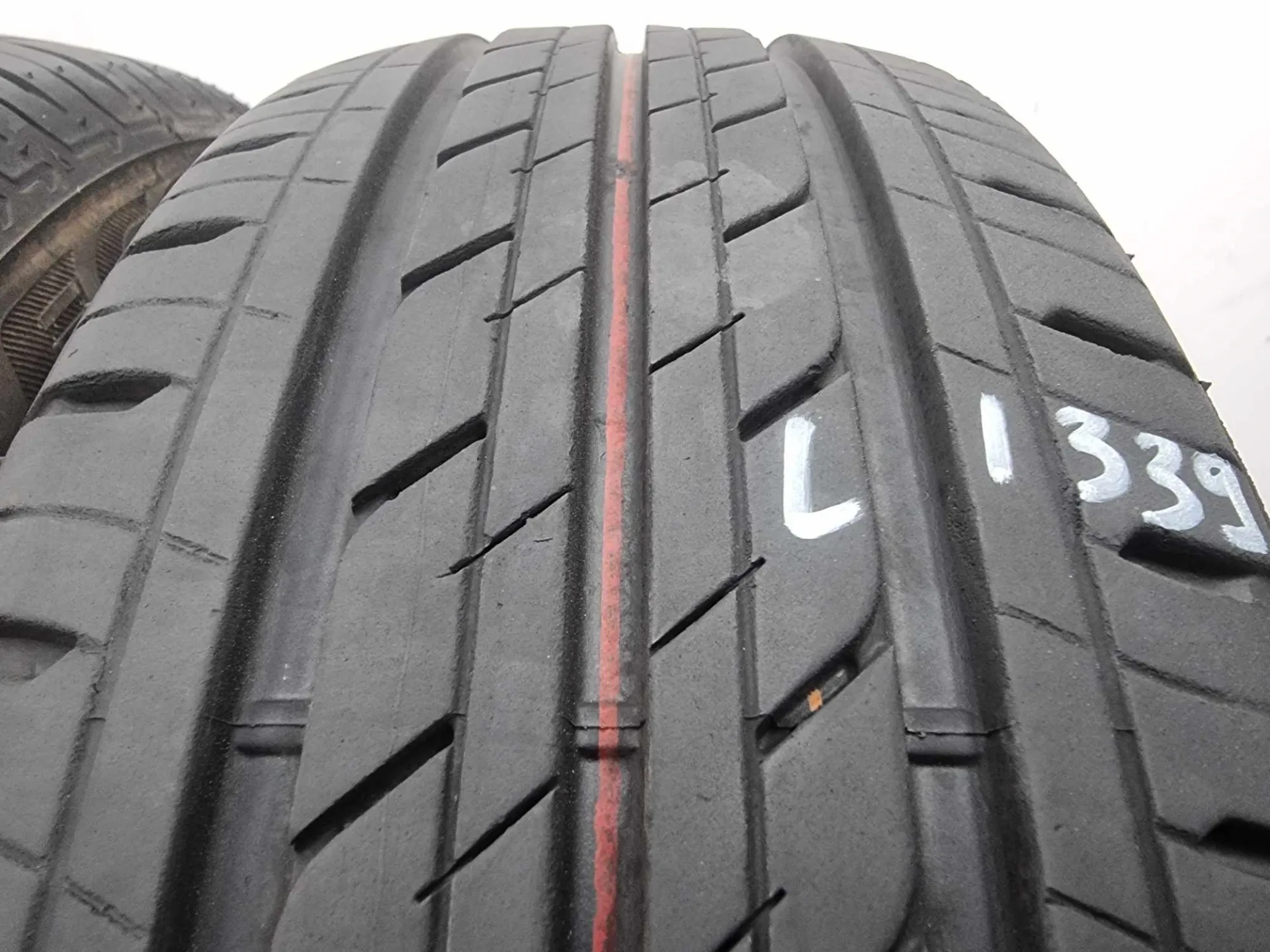 2бр летни гуми 185/60/15 BRIDGESTONE L01339 2