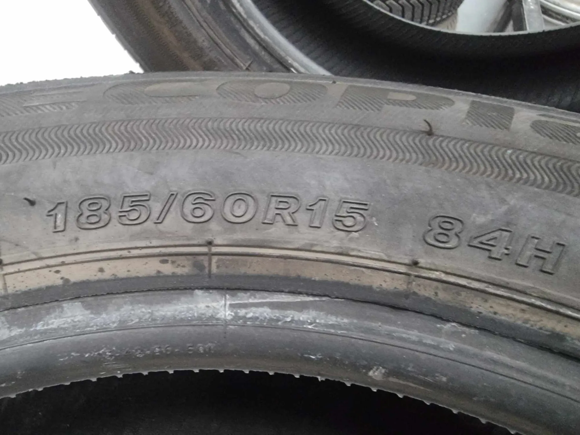 2бр летни гуми 185/60/15 BRIDGESTONE L01339 5