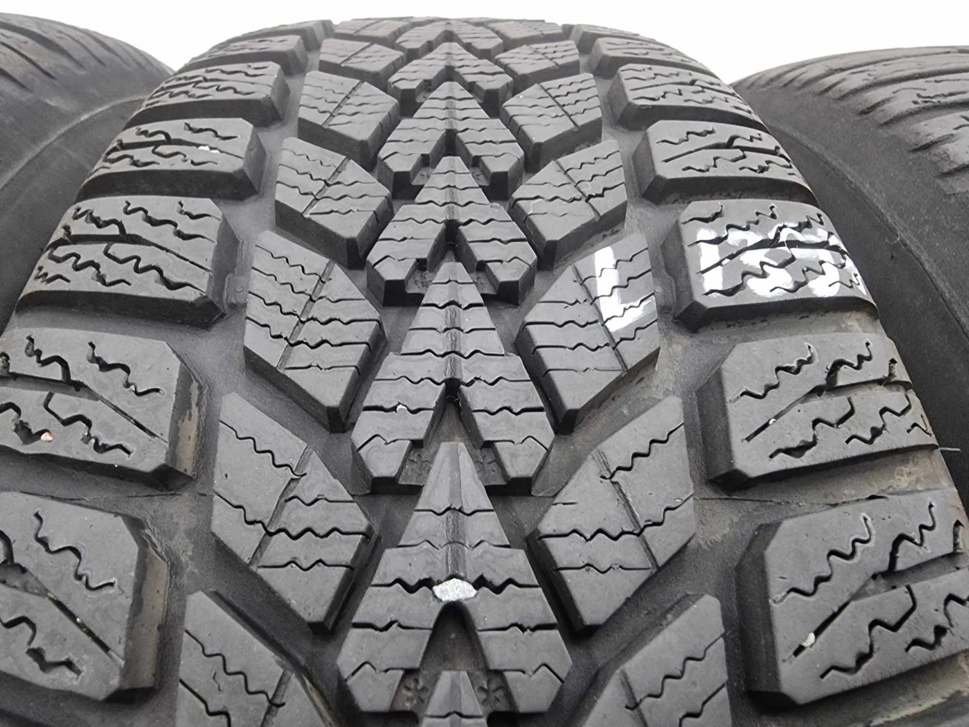 4бр зимни гуми 185/60/15 DUNLOP L01397 3