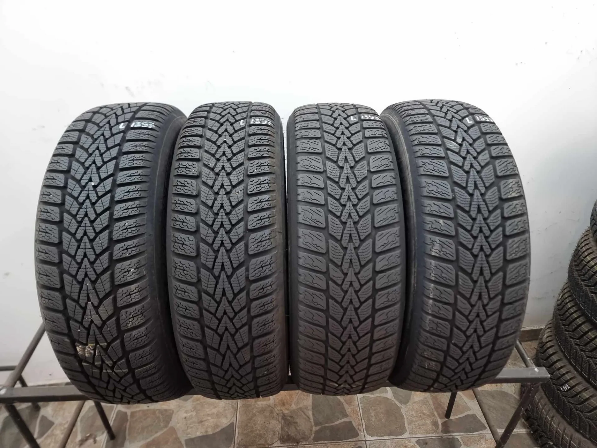 4бр зимни гуми 185/60/15 DUNLOP L01397 5